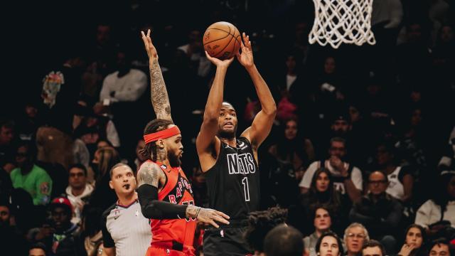 PG游戏官网-时隔703天再战NBA赛场 沃伦10分4篮板令篮网兴奋